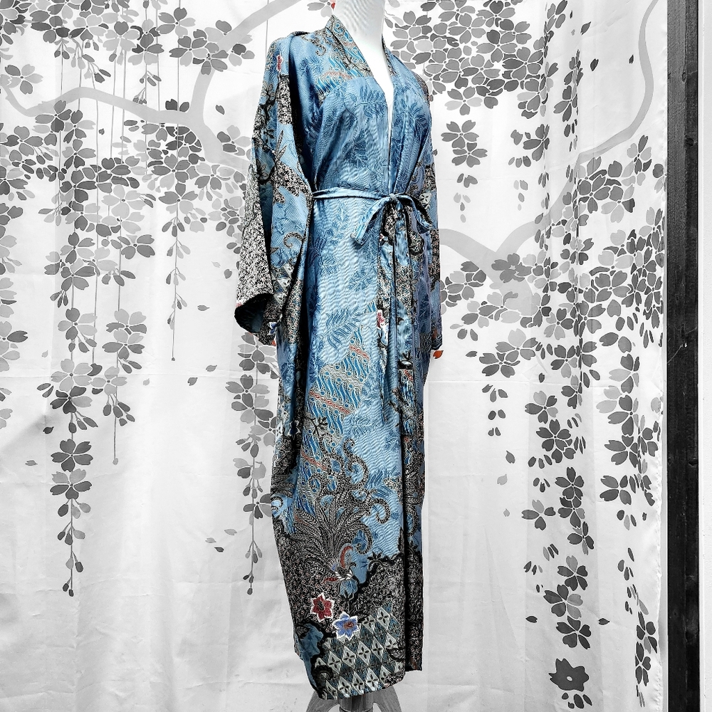 Silk/Rayon Blend Satin Kimono / Robe